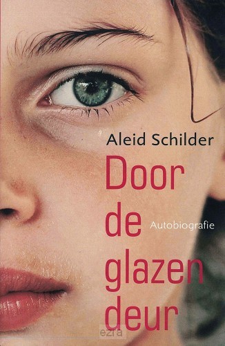 Door de glazen deur