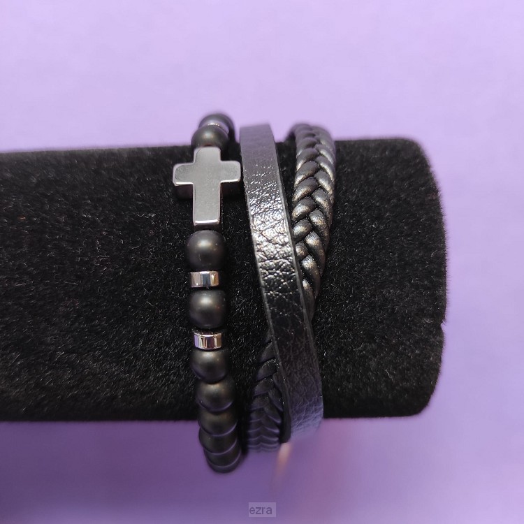 Armband leer/kralen kruisje zwart 19cm