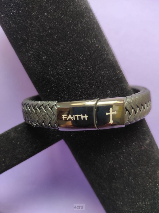 Leren armband faith zwart 22cm