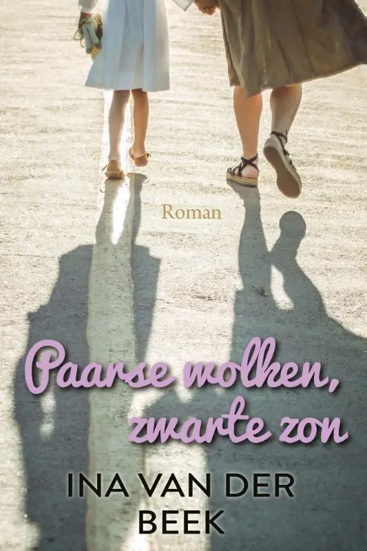 Paarse wolken zwarte zon