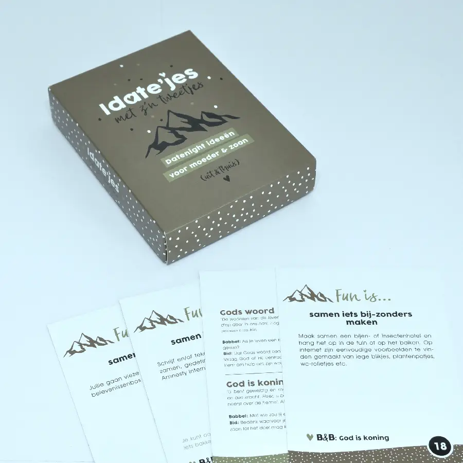 Idate'jes met z'n tweetjes moeder en zo%