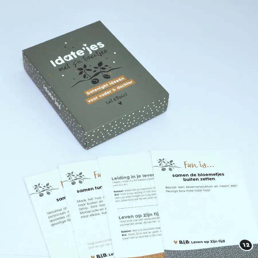 Idate'jes met z'n tweetjes vader en d%